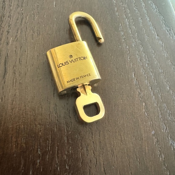 Louis Vuitton Accessories - Beautiful Louis Vuitton Lock And Key 🔐